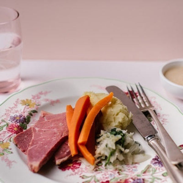 Corned Beef, mashed potato, carrots, cabbage and mustard sauce RTE Micro Meal